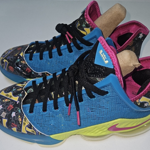 Size 10 - Nike LeBron 19 Low LeBronival - Picture 3 of 7